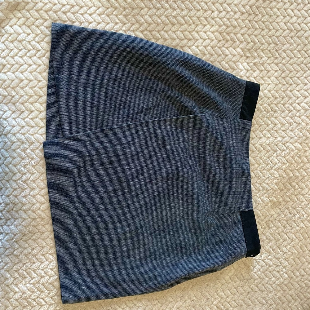 F21 grey skirt